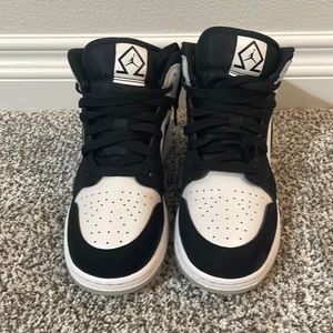 Air Jordan 1 Mid GS Diamond